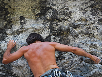 arrampicata-presa-sulla-roccia