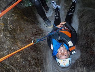 canyoning-bambino-scivolo